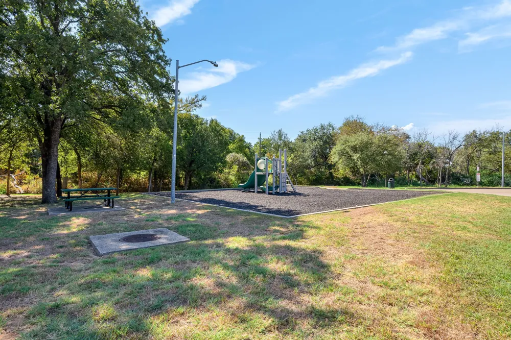 305 Donna Circle Granbury, TX 76049