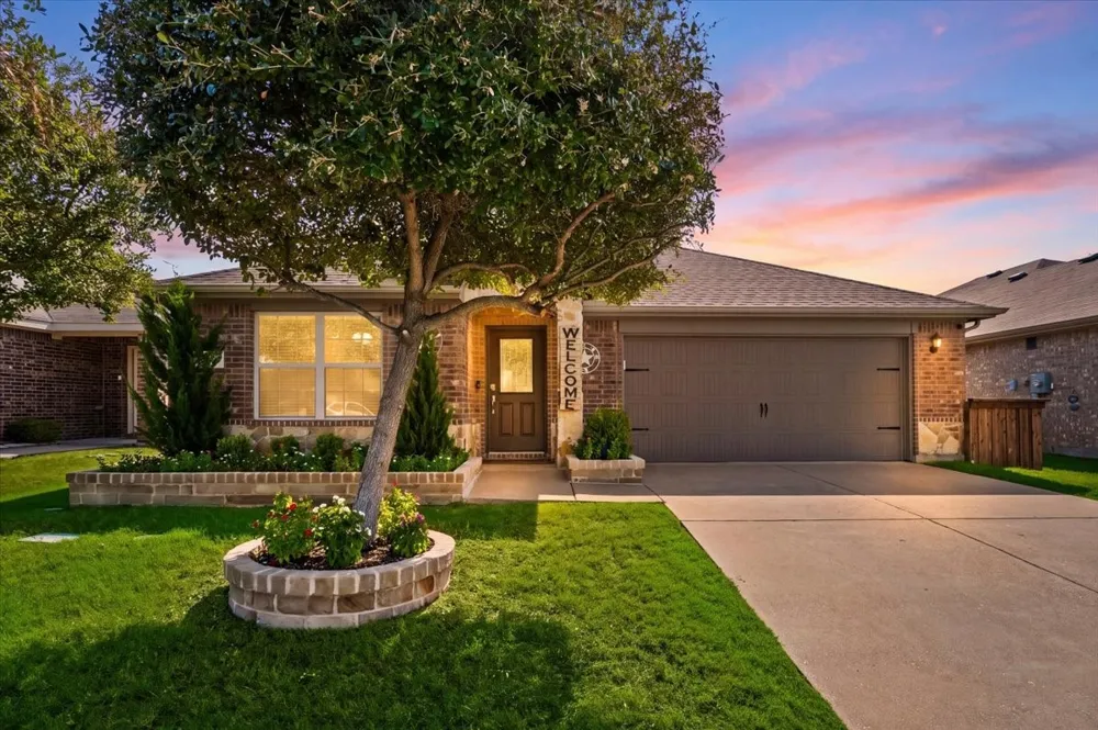 2225 Torch Lake Drive Forney, TX 75126