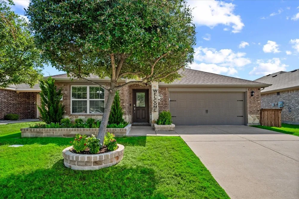 2225 Torch Lake Drive Forney, TX 75126