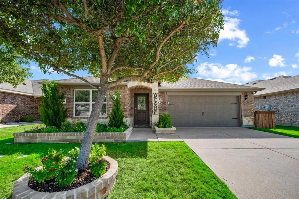2225 Torch Lake Drive Forney, TX 75126