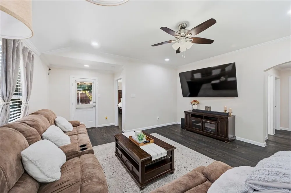 2225 Torch Lake Drive Forney, TX 75126
