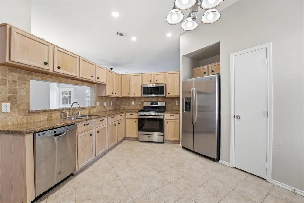 2618 Heatherknoll Drive Spring, TX 77373