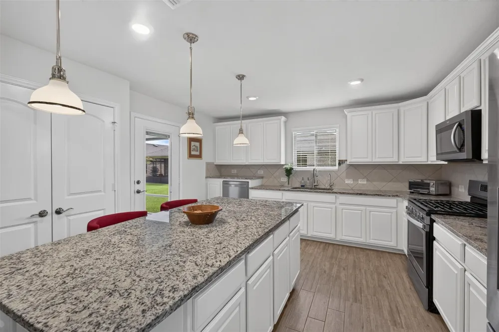 418 Thistle Thorn Drive The Woodlands, TX 77382