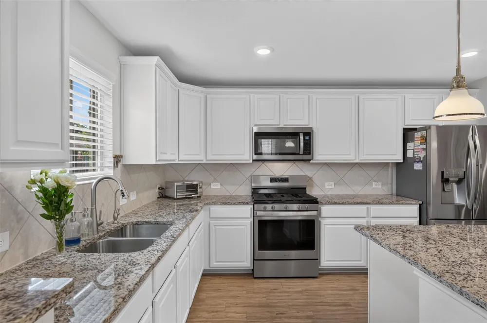 418 Thistle Thorn Drive The Woodlands, TX 77382