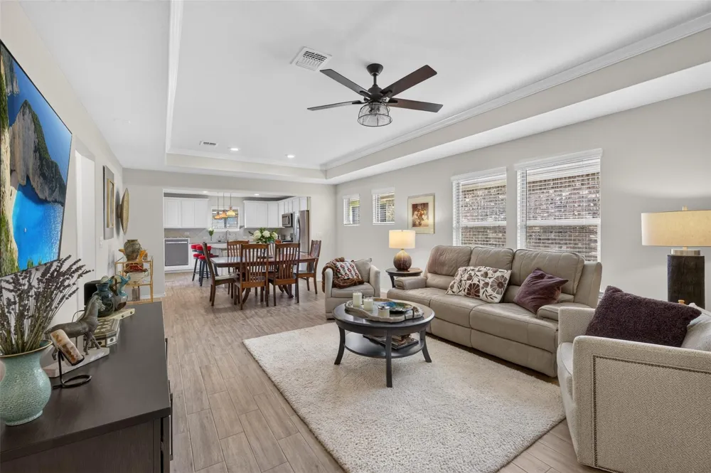 418 Thistle Thorn Drive The Woodlands, TX 77382