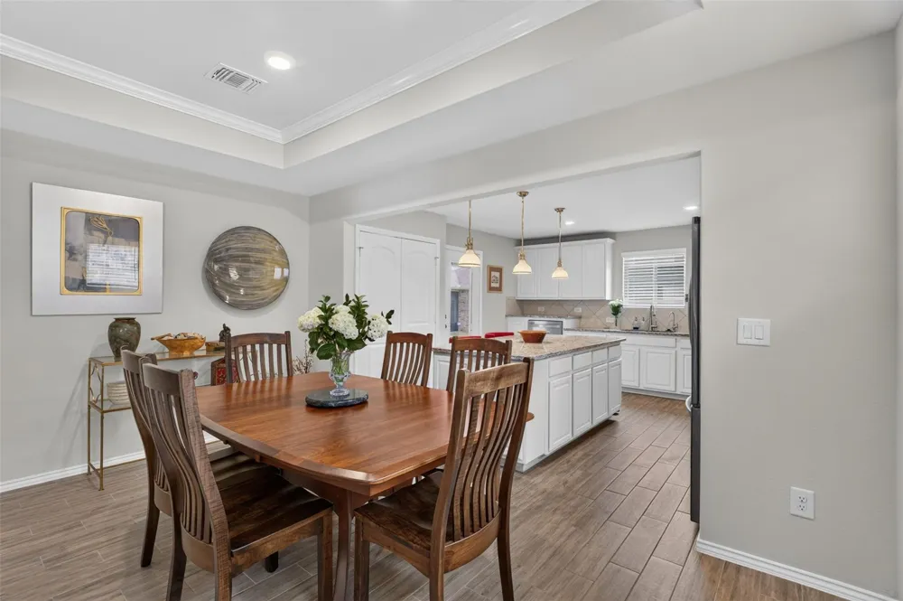 418 Thistle Thorn Drive The Woodlands, TX 77382
