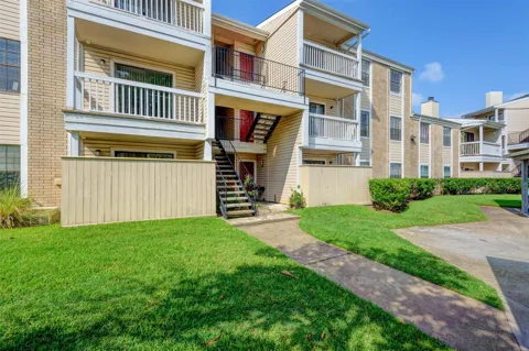 2750 Holly Hall Street #1017