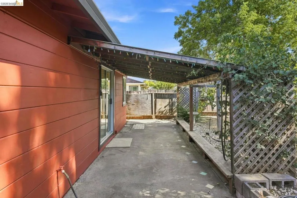 68 Water ST Bay Point, CA 94565