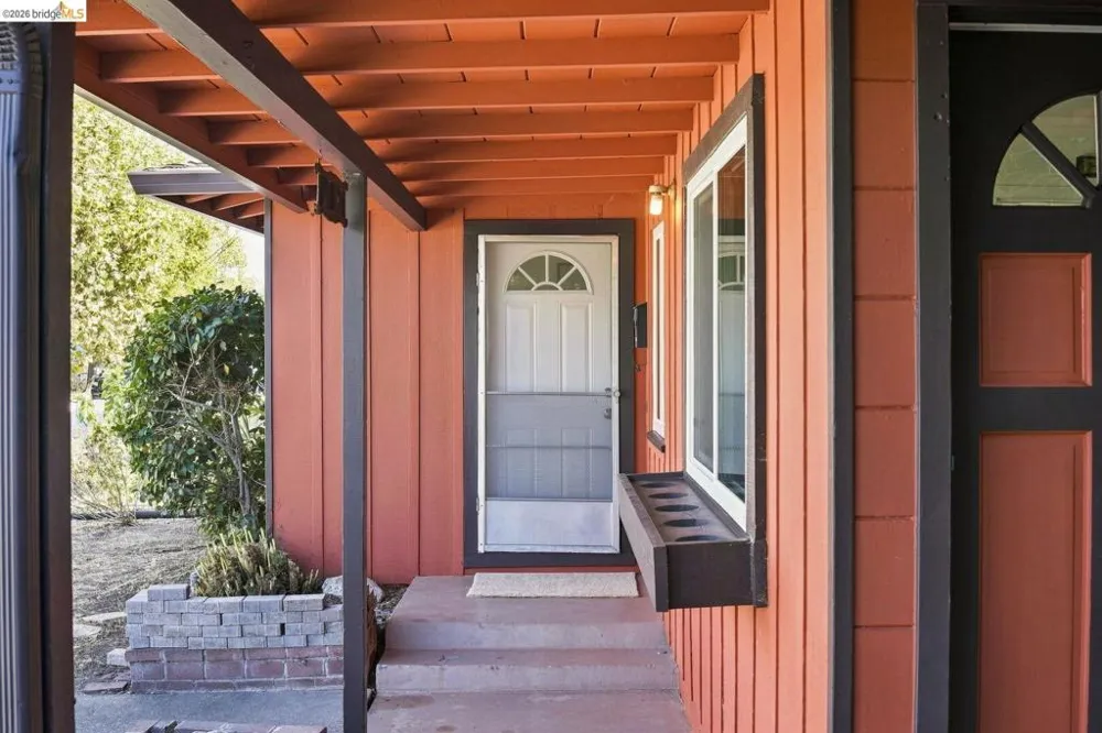 68 Water ST Bay Point, CA 94565