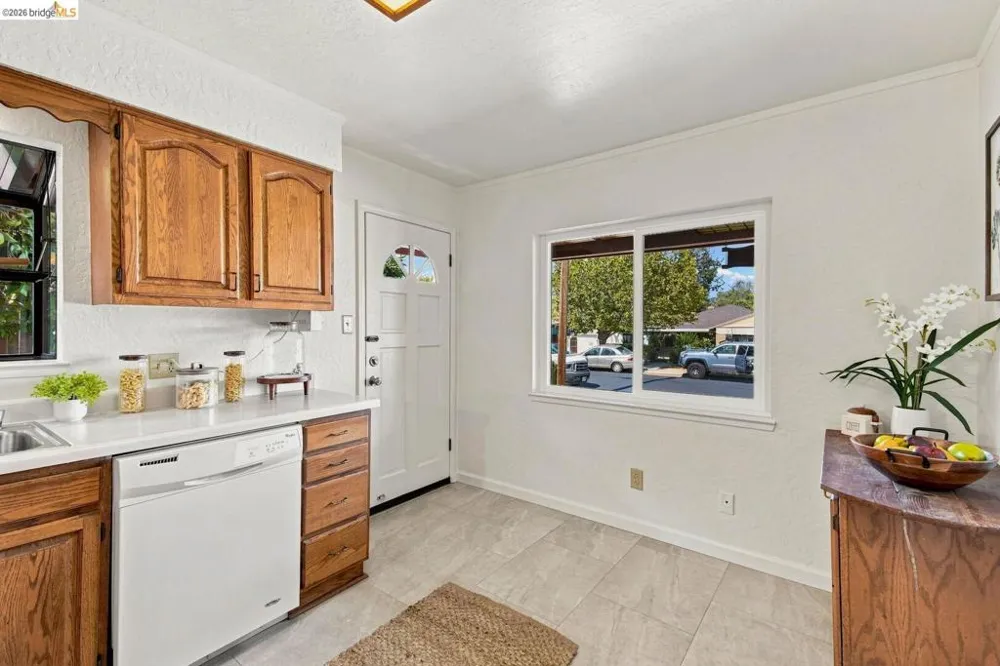 68 Water ST Bay Point, CA 94565