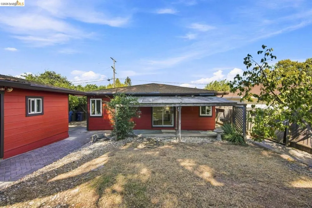 68 Water ST Bay Point, CA 94565