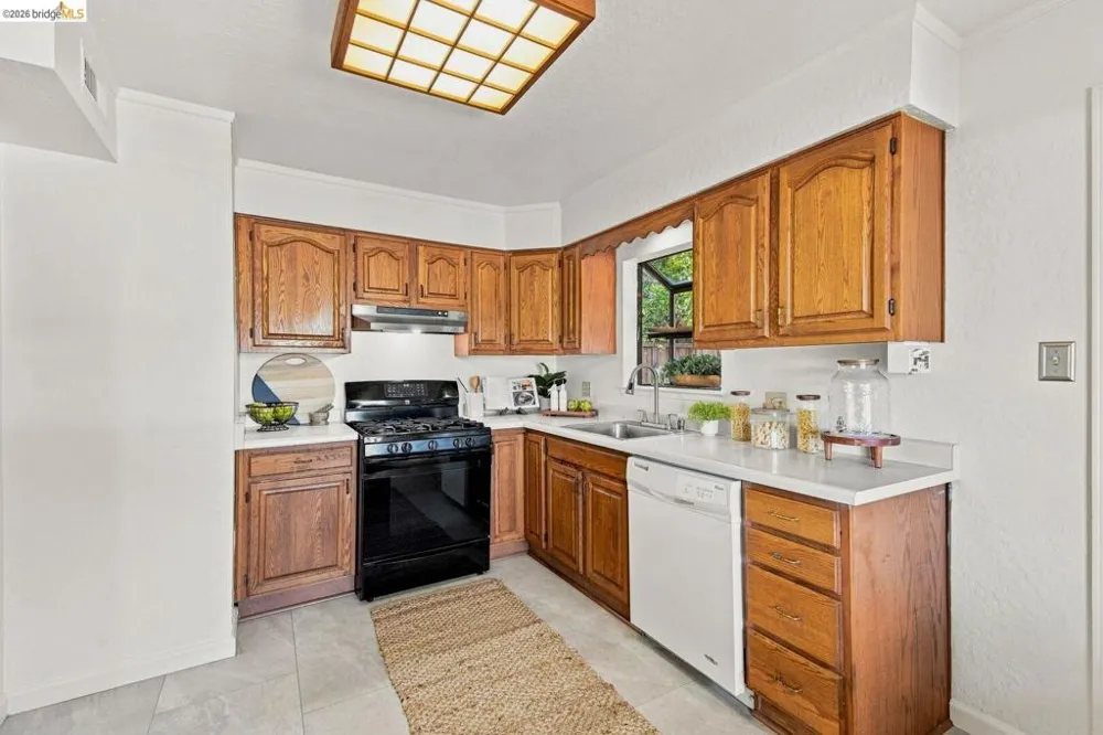 68 Water ST Bay Point, CA 94565