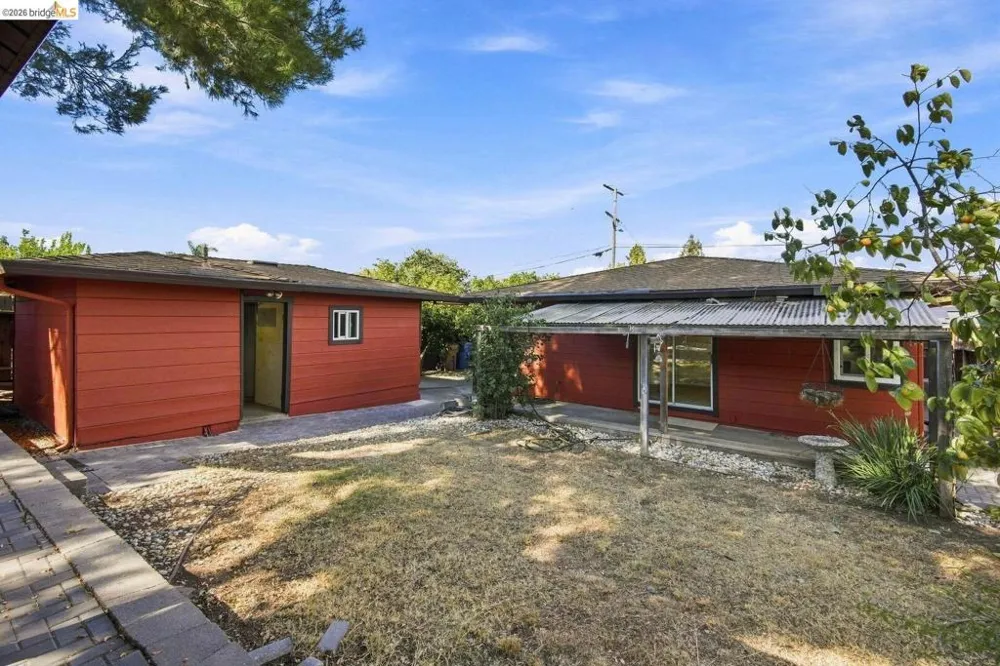 68 Water ST Bay Point, CA 94565