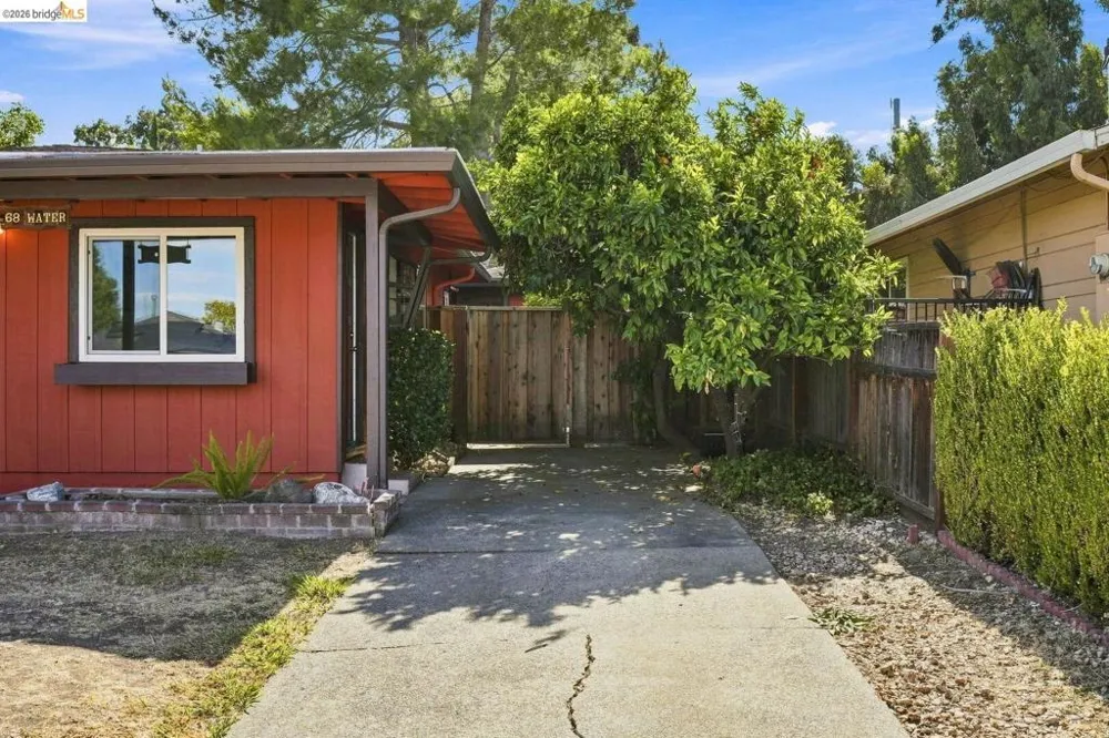 68 Water ST Bay Point, CA 94565