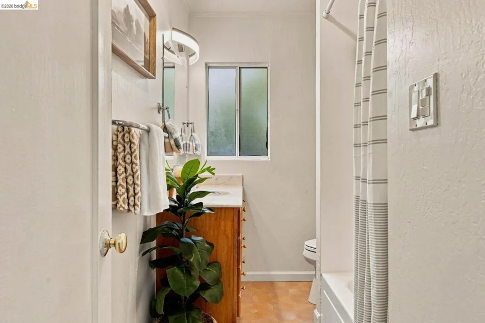 68 Water ST Bay Point, CA 94565