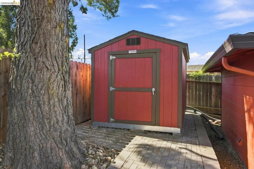 68 Water ST Bay Point, CA 94565