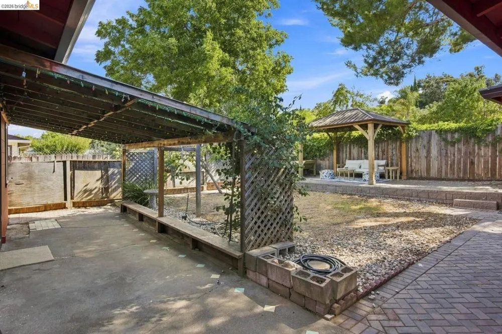 68 Water ST Bay Point, CA 94565