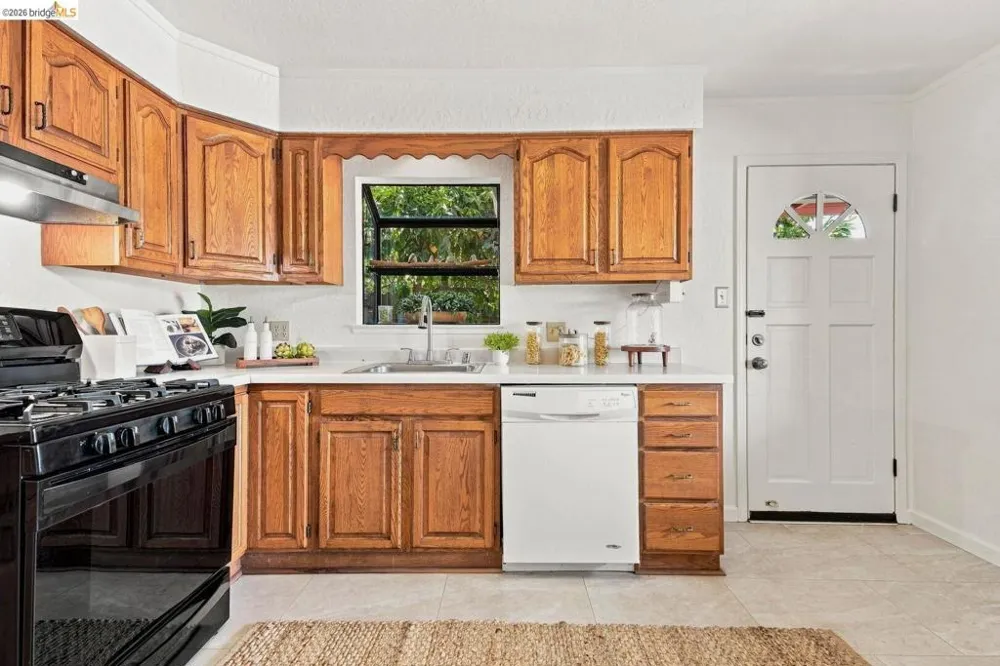 68 Water ST Bay Point, CA 94565