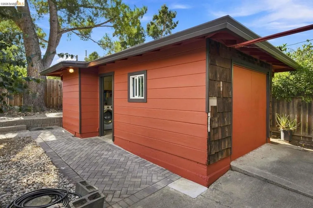 68 Water ST Bay Point, CA 94565