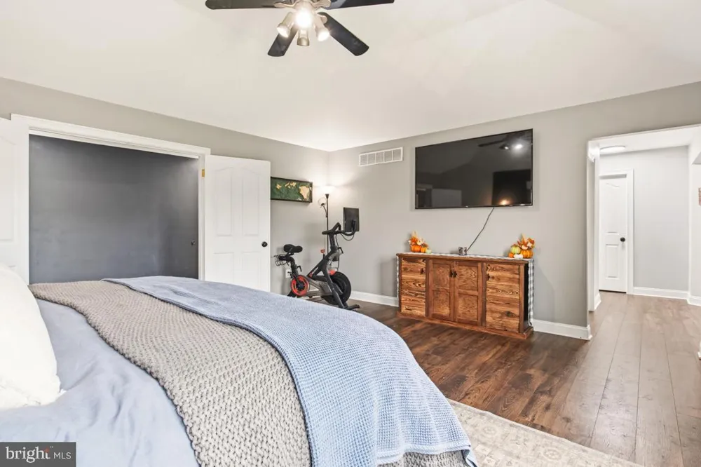 1108 KINGSLEY HALL DRIVE Lansdale, PA 19446