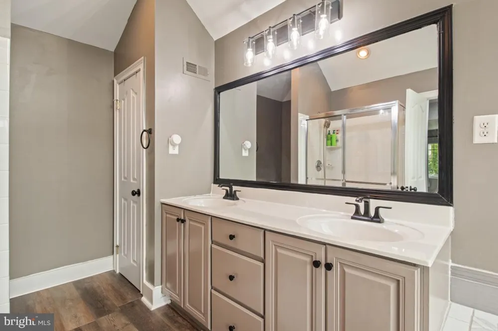 1108 KINGSLEY HALL DRIVE Lansdale, PA 19446