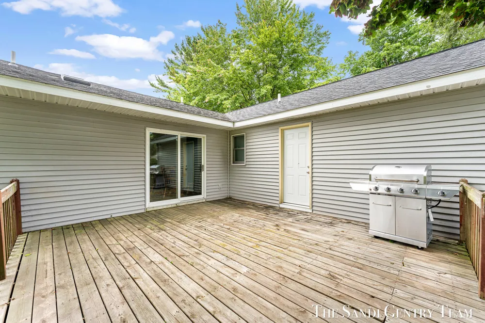 2252 Charles Street Norton Shores, MI 49441