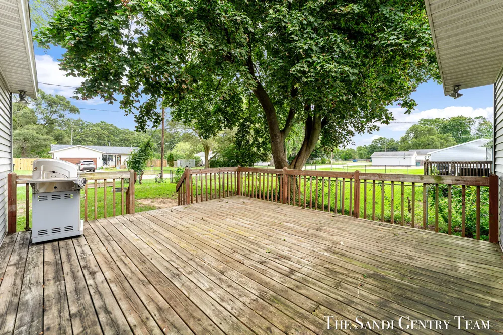 2252 Charles Street Norton Shores, MI 49441