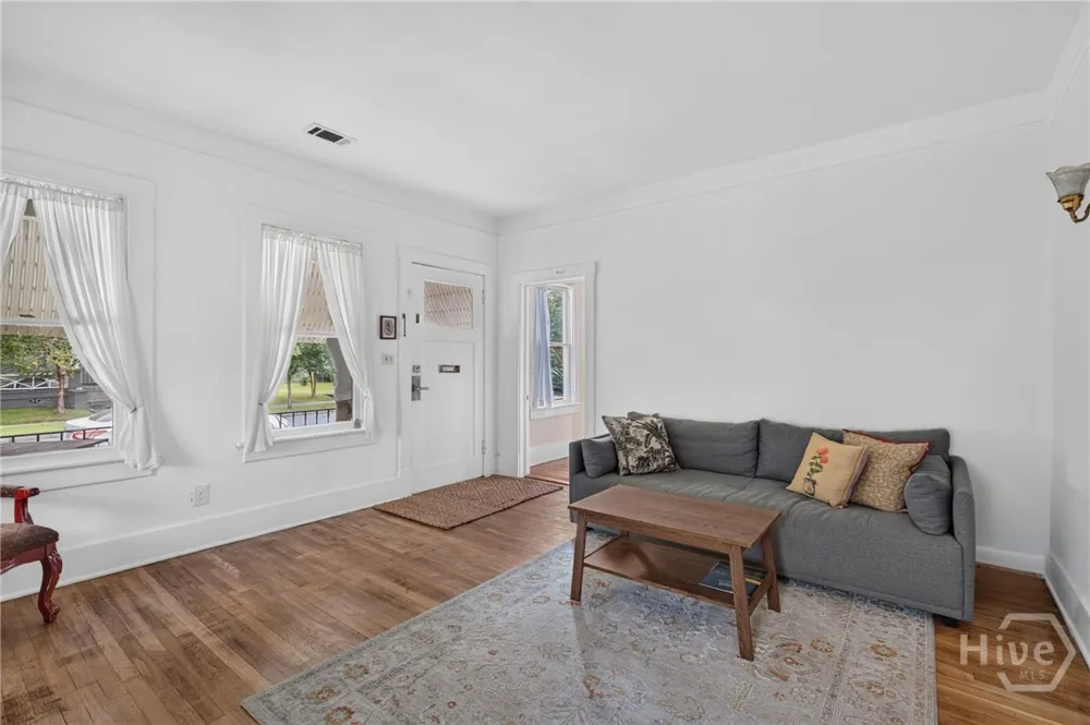 825 E 34th Street Savannah, GA 31401