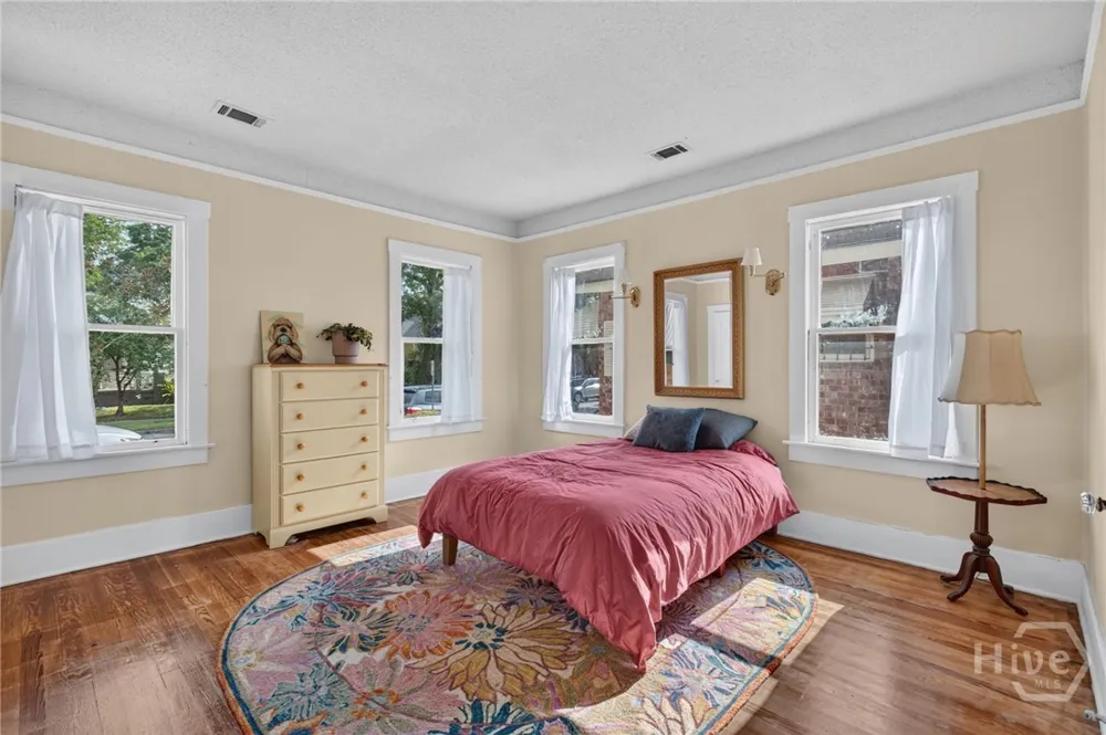 825 E 34th Street Savannah, GA 31401