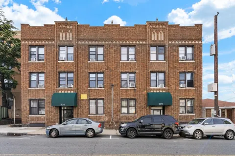 9017 BERGENWOOD AVE