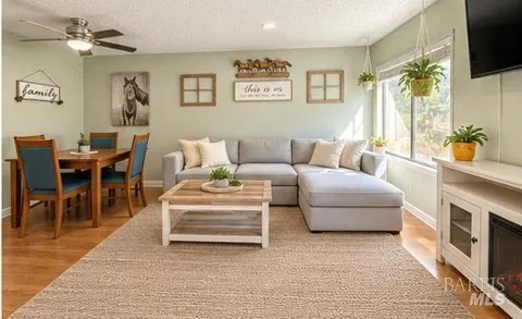 2890 Redwood Parkway ##111