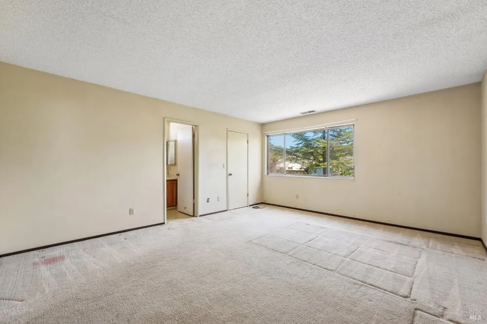300 Stirrup Court Santa Rosa, CA 95403