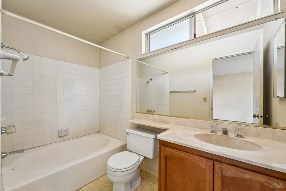 300 Stirrup Court Santa Rosa, CA 95403