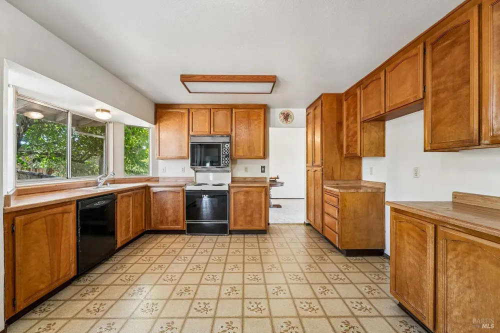 300 Stirrup Court Santa Rosa, CA 95403