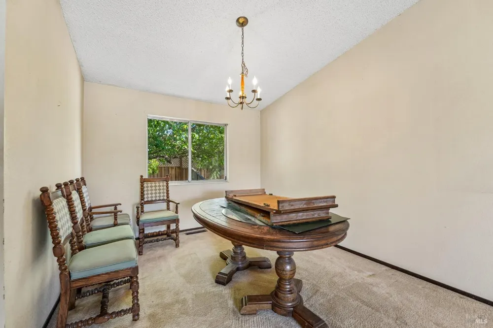 300 Stirrup Court Santa Rosa, CA 95403