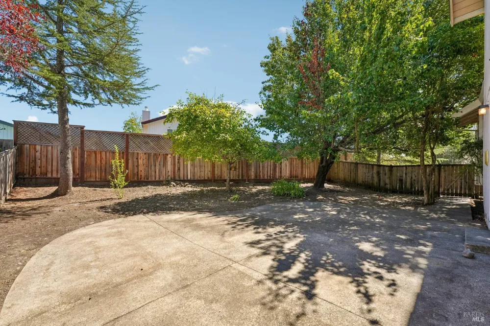 300 Stirrup Court Santa Rosa, CA 95403