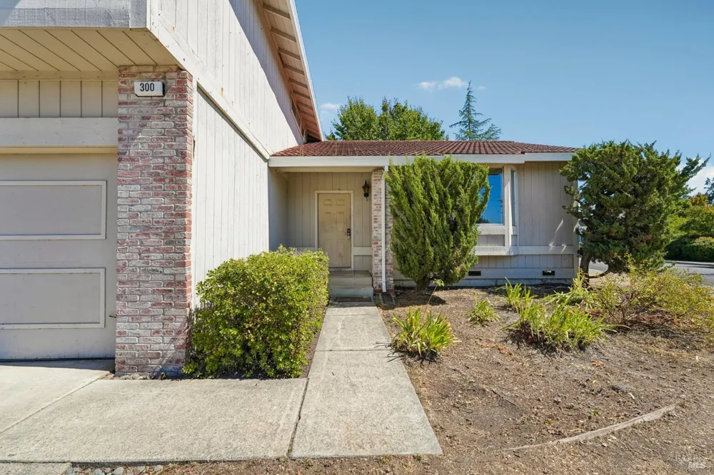 300 Stirrup Court Santa Rosa, CA 95403
