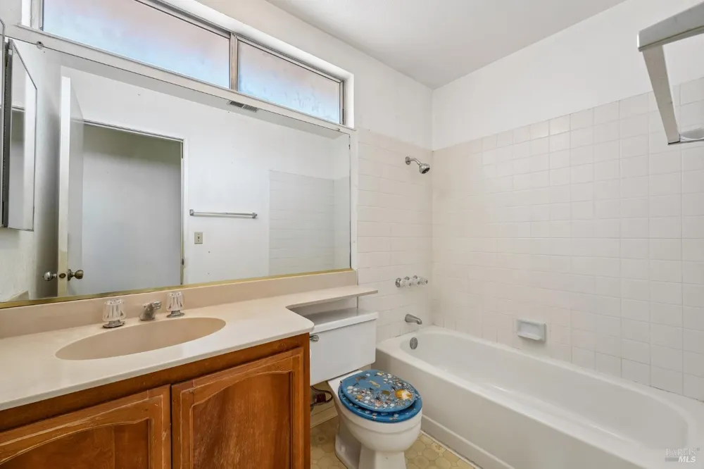 300 Stirrup Court Santa Rosa, CA 95403