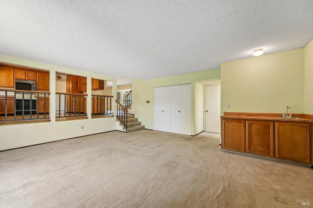 300 Stirrup Court Santa Rosa, CA 95403
