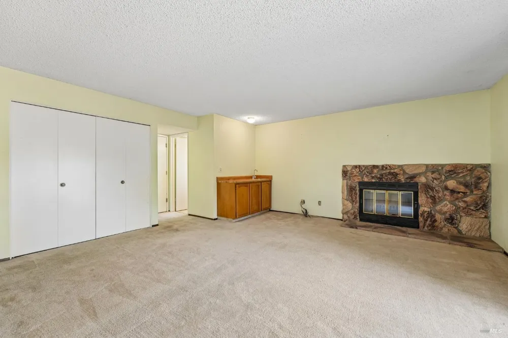 300 Stirrup Court Santa Rosa, CA 95403