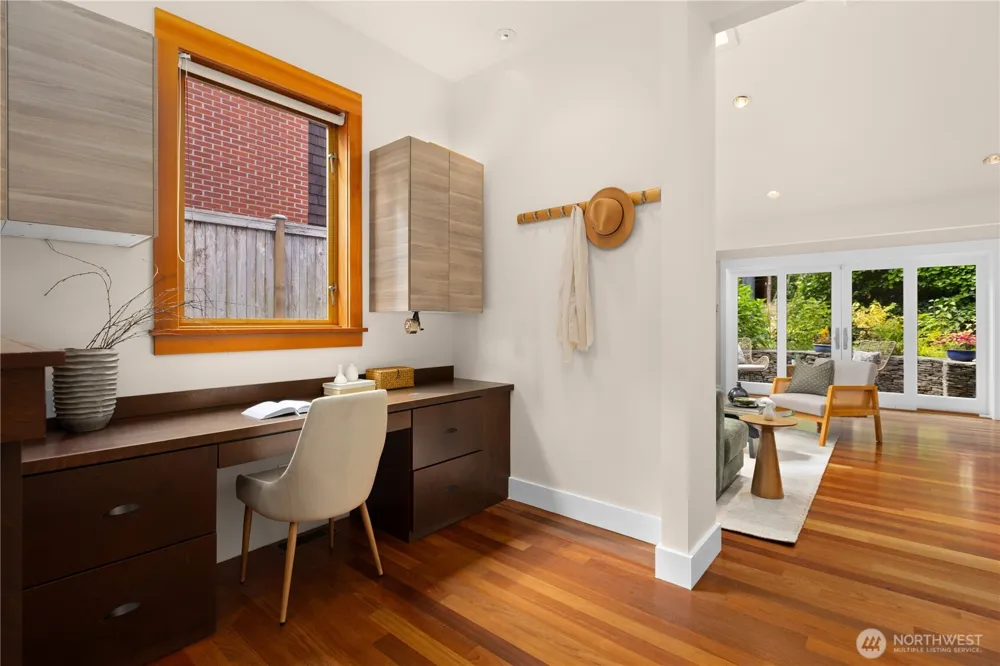 2223 39th Avenue E Seattle, WA 98112