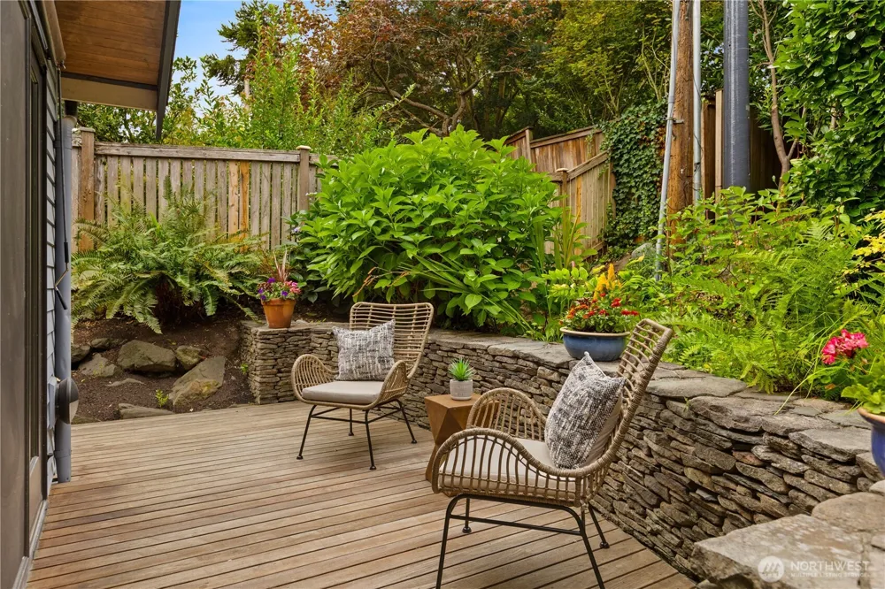 2223 39th Avenue E Seattle, WA 98112