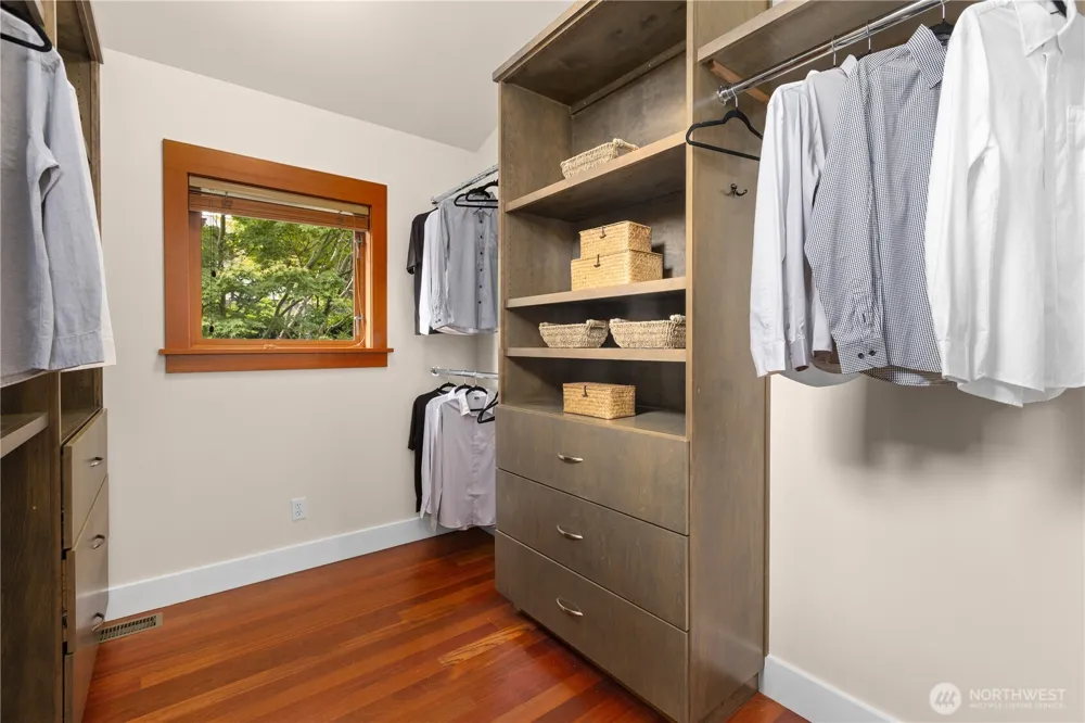 2223 39th Avenue E Seattle, WA 98112