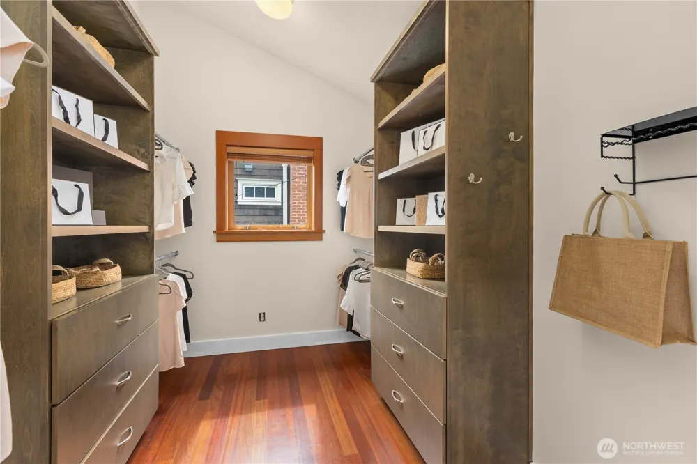 2223 39th Avenue E Seattle, WA 98112