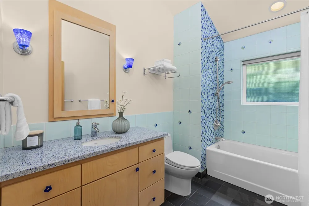 2223 39th Avenue E Seattle, WA 98112