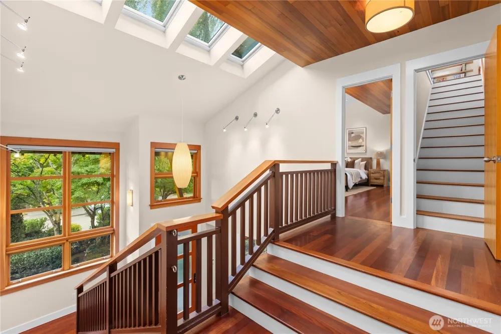 2223 39th Avenue E Seattle, WA 98112