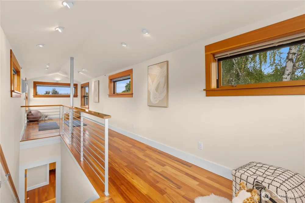 2223 39th Avenue E Seattle, WA 98112