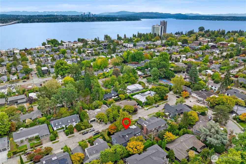 2223 39th Avenue E Seattle, WA 98112