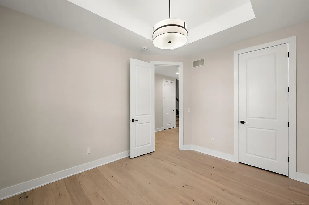 5896 Willow Grove Drive Troy City, MI 48085