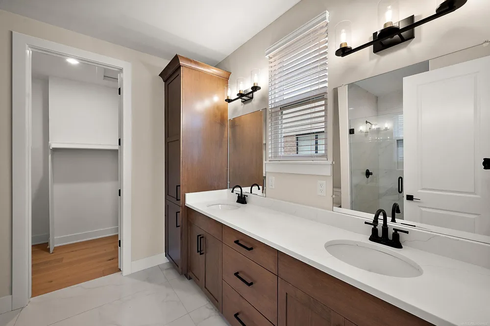 5896 Willow Grove Drive Troy City, MI 48085